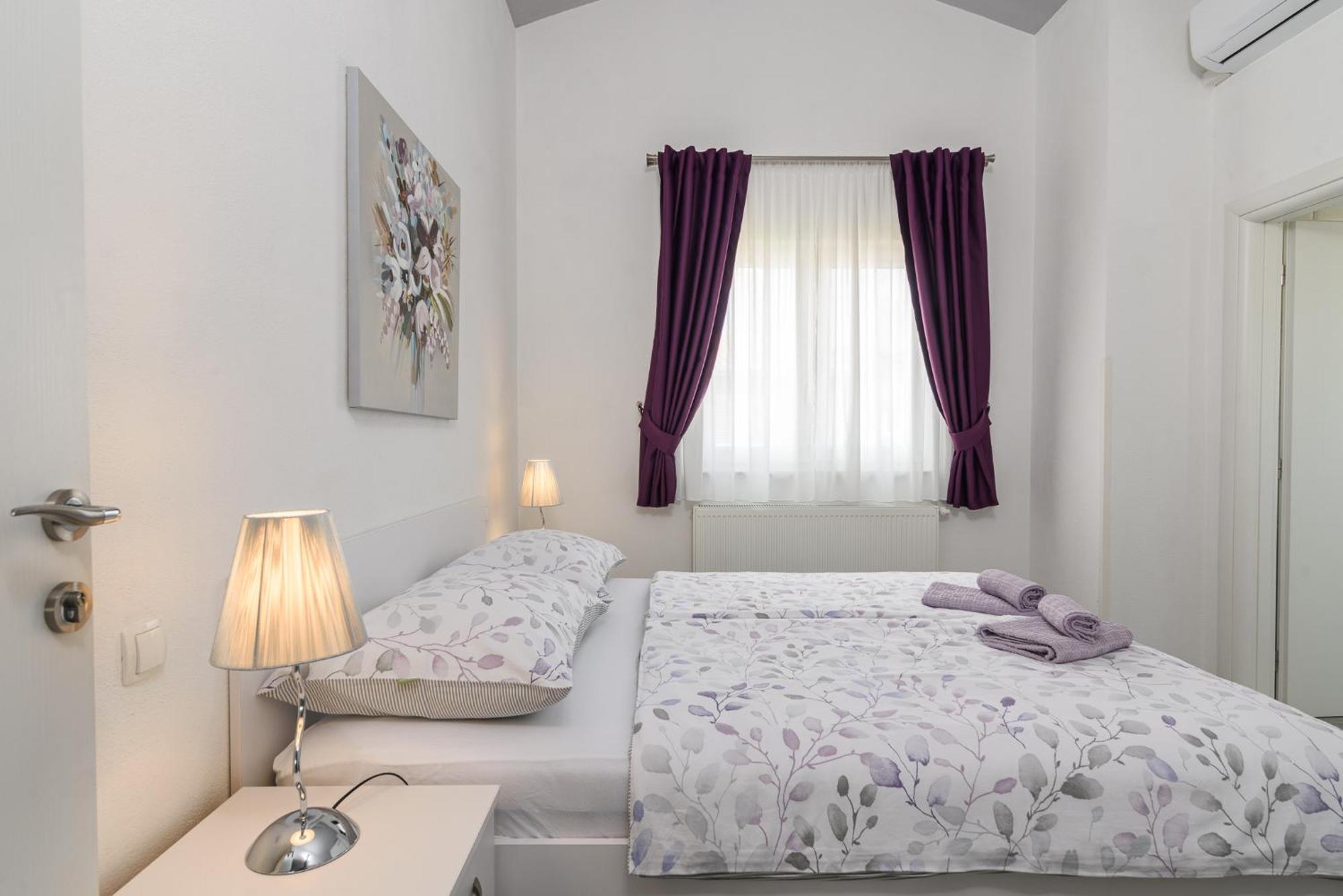 Rooms Anna Trogir Exteriör bild