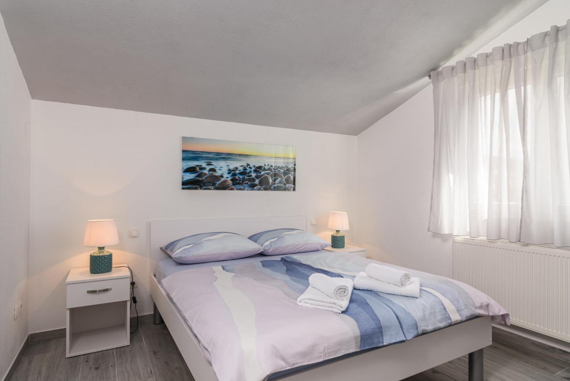 Rooms Anna Trogir Exteriör bild